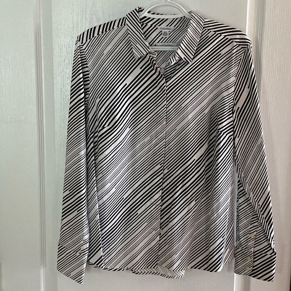 Calvin Klein wrinkle free button-down oxford blouse, black-and-white, large, EUC